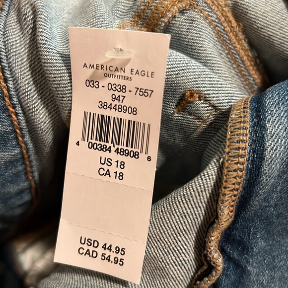 NWT American Eagle Mom Jean Short - Picture 5 of 5